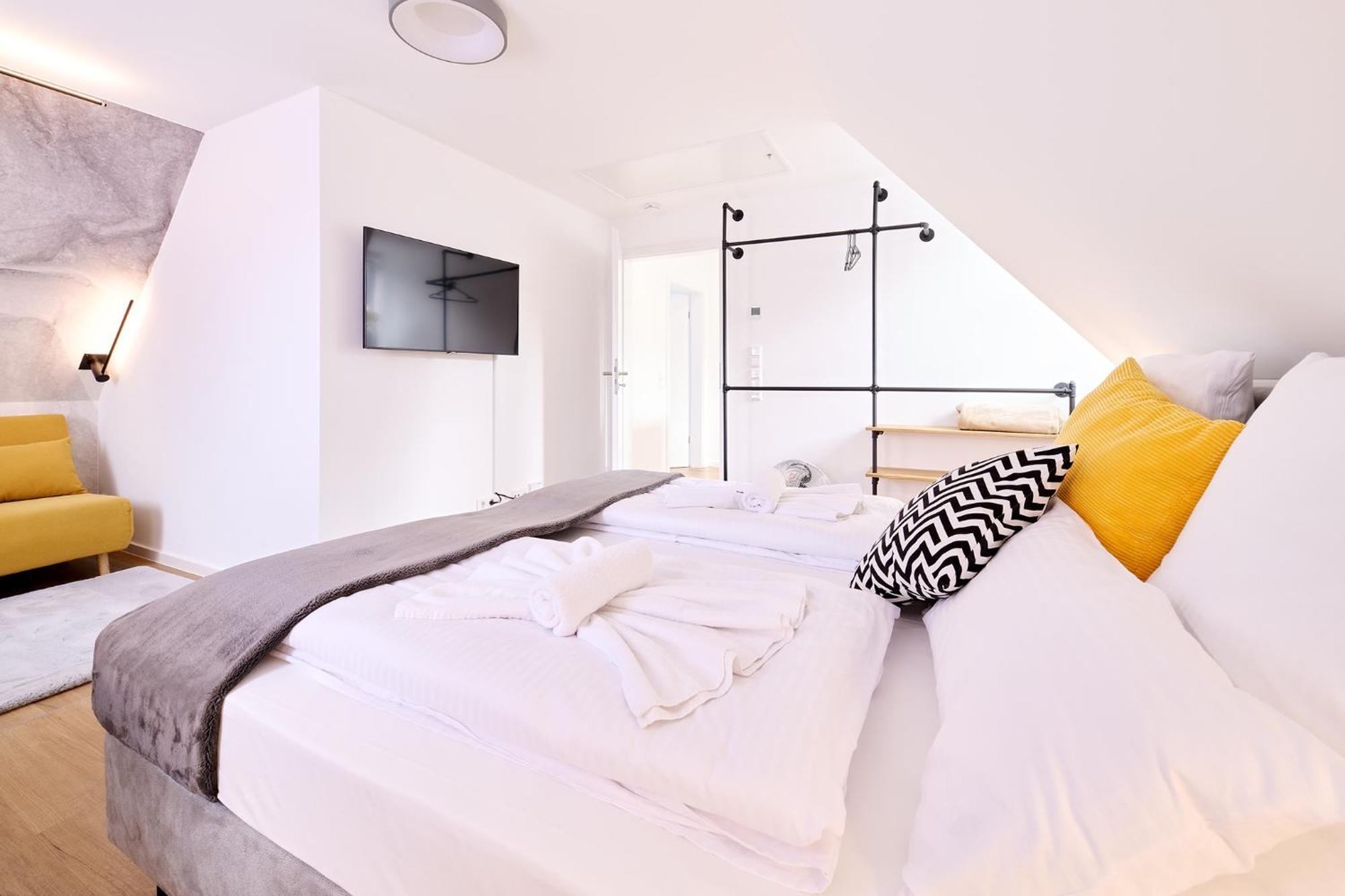 Xzllenz - 4 Schlafzimmer, Zentral, Parken, U-Bahn, 2 Baeder, 4 Smart-Tv, Optional Einzelbett 纽伦堡 外观 照片